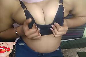 Indian school girl showing boobs