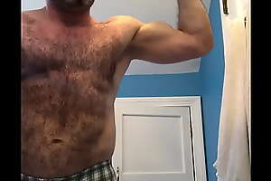 daddy sent me this video of him flexing his arms