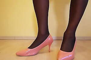 Walking in heels #1 - Pink pumps