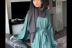 Hijabii face