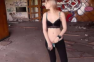 Beautiful Sex With a Student Girl In An Abandoned Building.