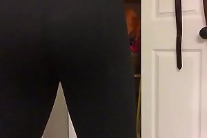 Gay Boy Shaking His Thick Ass in Black Leggings