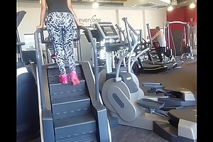 Sexy big ass in the gym
